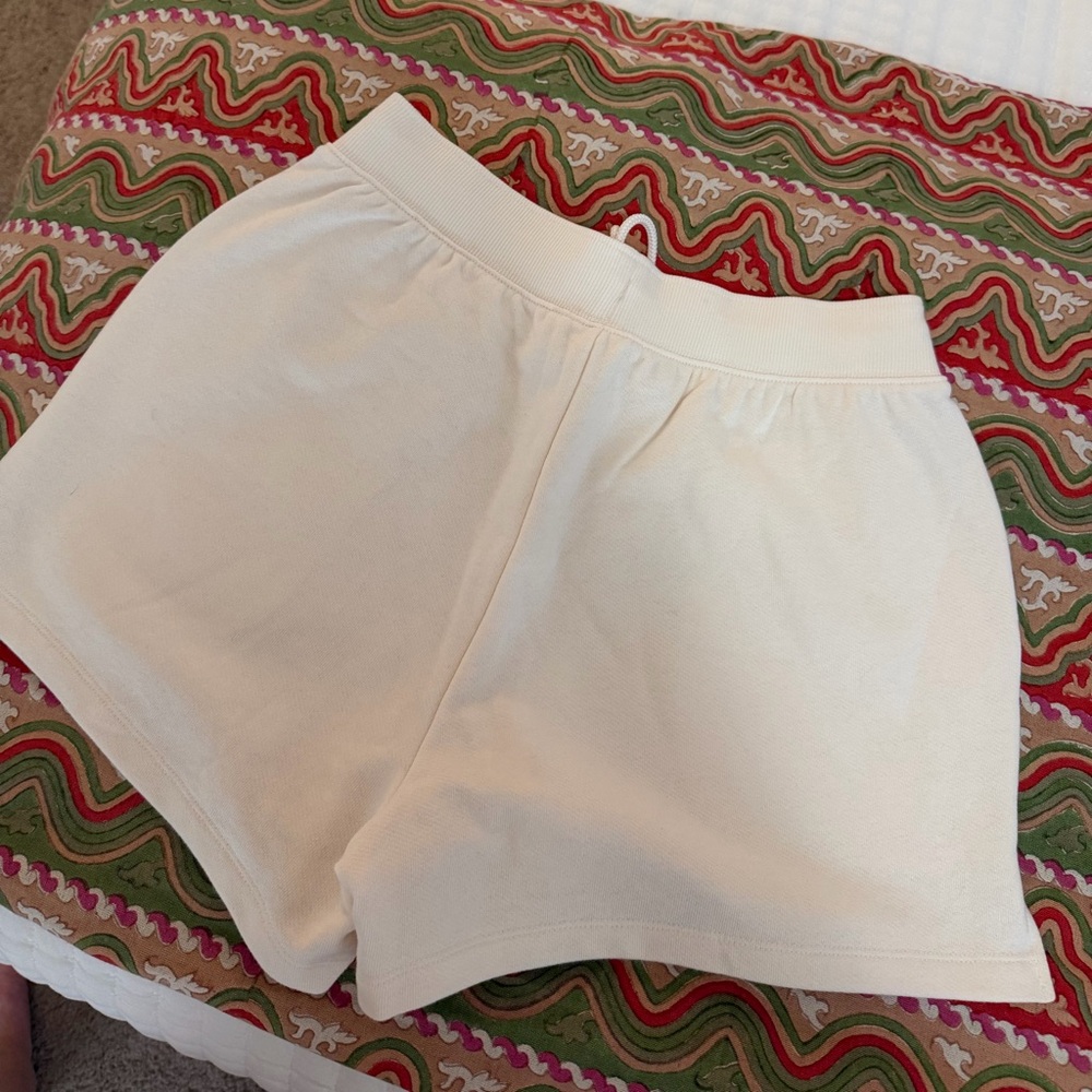 ALO Yoga Women's Off-White Athletic Shorts - Picture 4 of 4